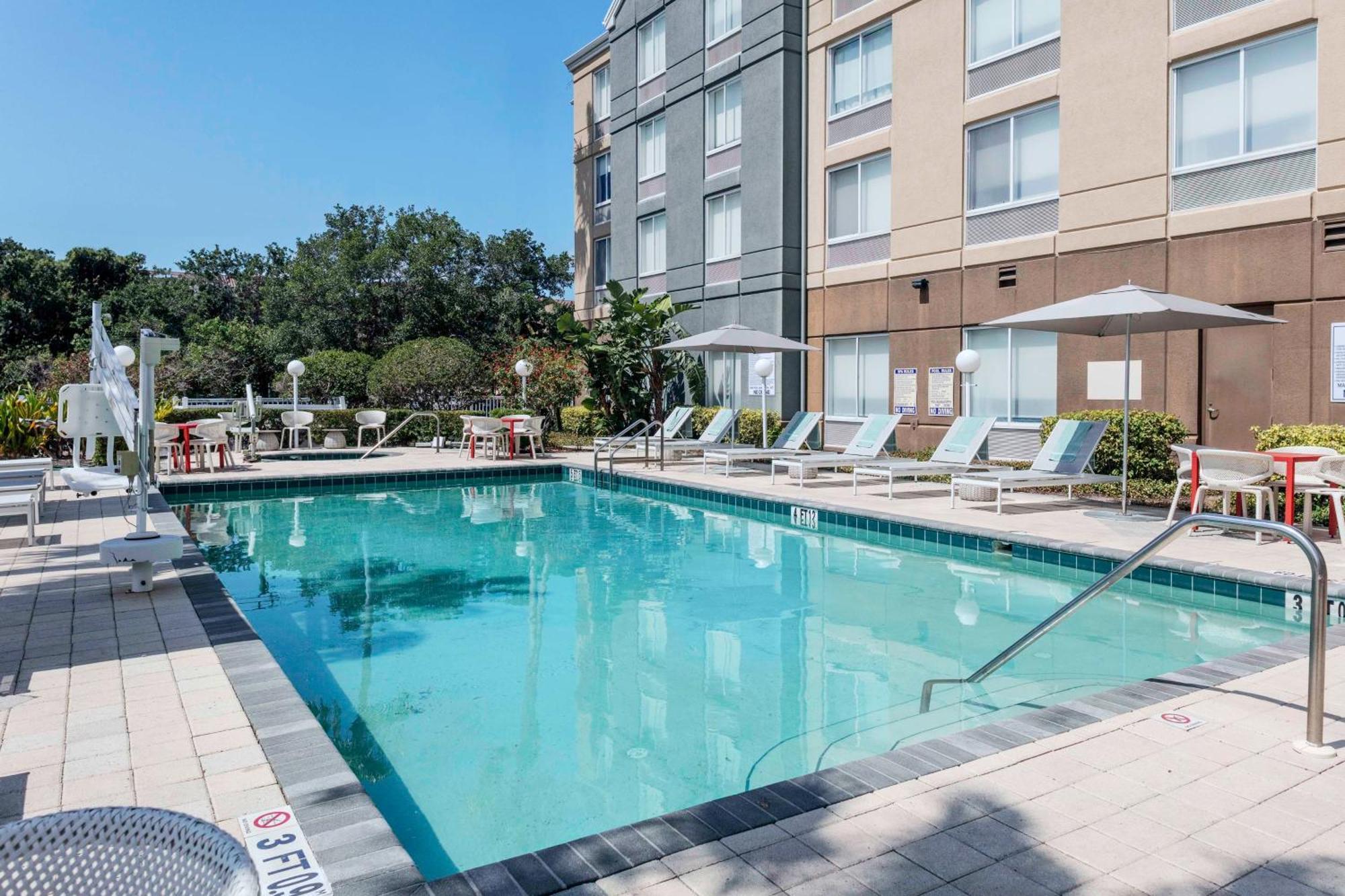 Hilton Garden Inn Sarasota-Bradenton Airport Екстериор снимка